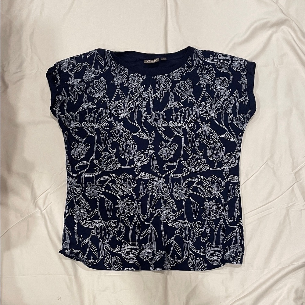 Navy Floral Women's Short Sleeve Top